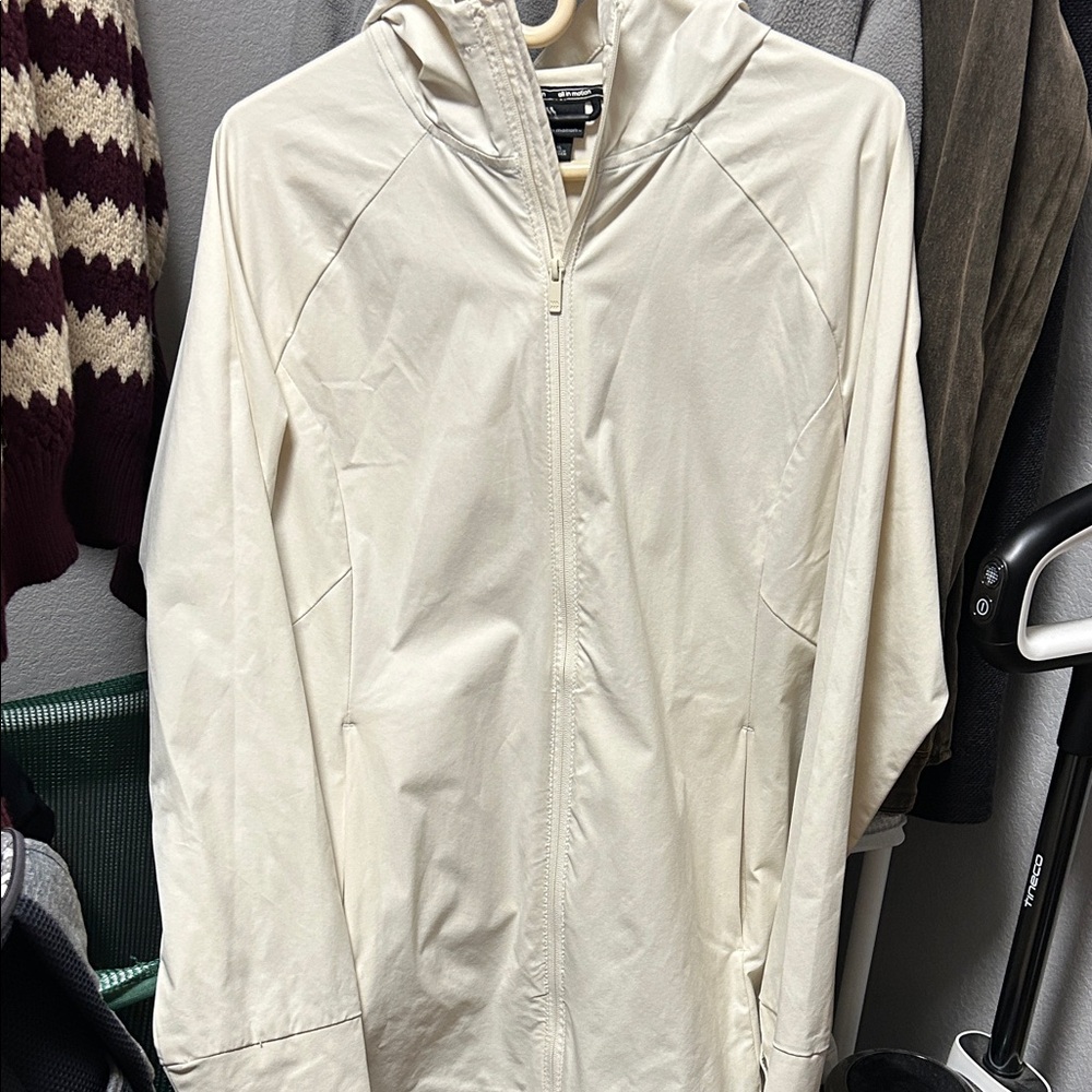 All in Motion Off-White Zip-Up Jacket- like new -fitted- perfect for spring !